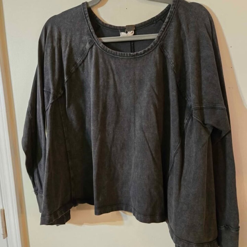 Free People We The Free Gray Long Sleeve Top Size XS "Cupcake Sunrise" Shirt